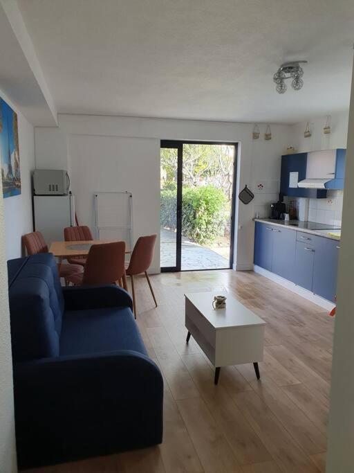Studio Equipe Et Meuble St Cyprien Сен-Сиприен Экстерьер фото
