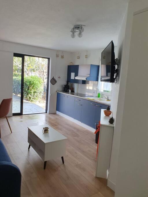 Studio Equipe Et Meuble St Cyprien Сен-Сиприен Экстерьер фото