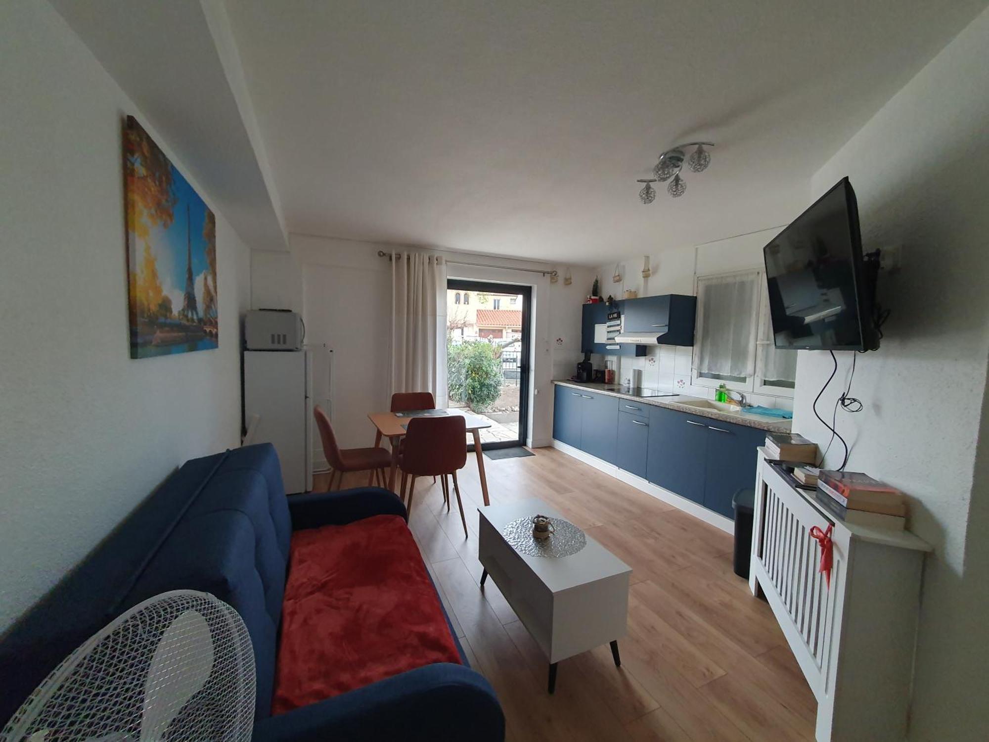 Studio Equipe Et Meuble St Cyprien Сен-Сиприен Экстерьер фото
